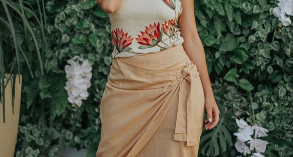 What Are the Key Strategies for Mixing Different Textures in an Outfit?