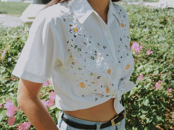 What Are the Best Tips for Styling a High-Neck Blouse?